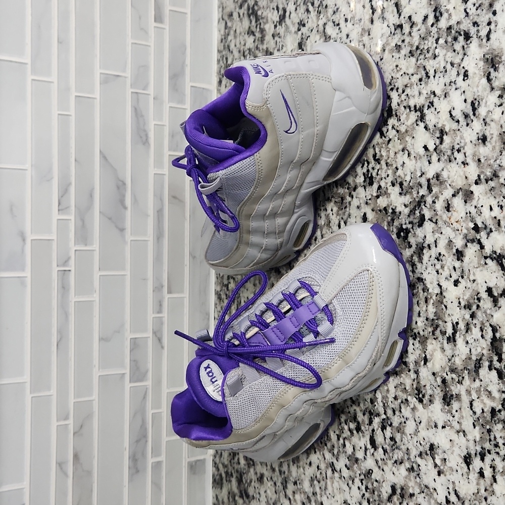 Nike Air Max Women's Athletic Shoes - Gray & Purple